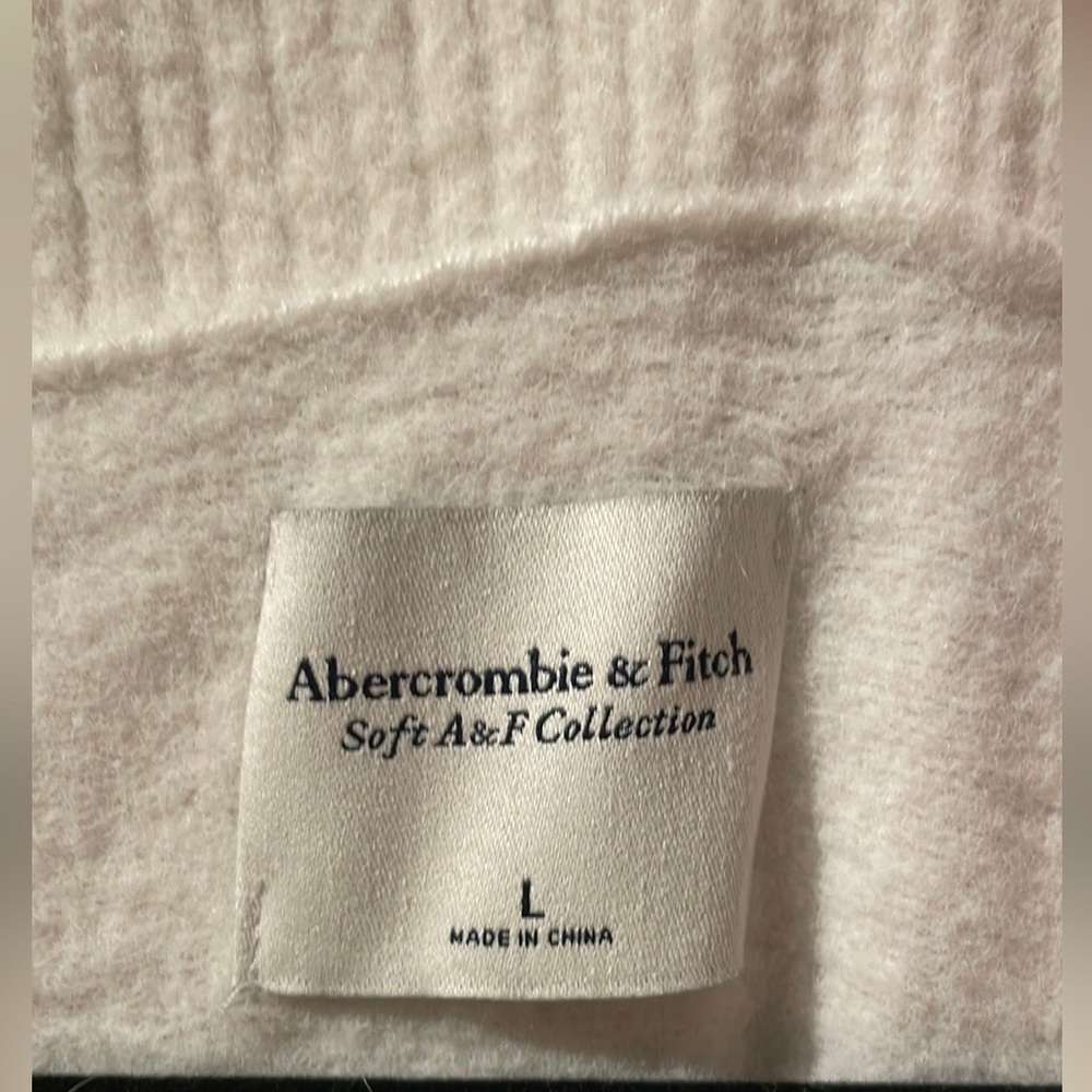 Abercrombie & Fitch white vest - Picture 2 of 2